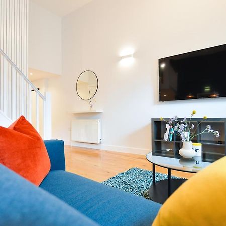 Spacious West Hampstead Apartment With Mezzanine Bedroom By Concept Apartments Londen Buitenkant foto