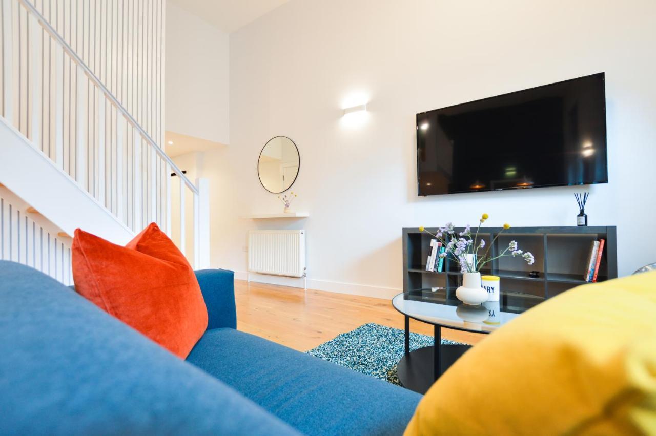 Spacious West Hampstead Apartment With Mezzanine Bedroom By Concept Apartments Londen Buitenkant foto